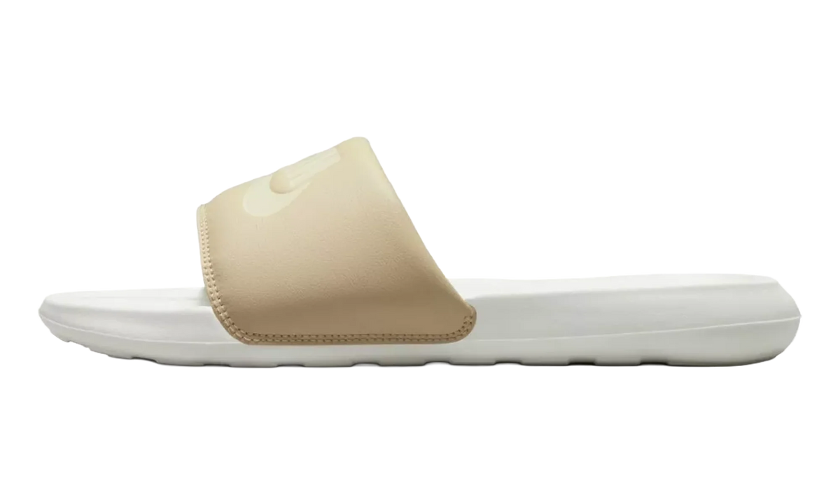 Victori One WMNS "Sanddrift Coconut Milk" CN9677 108
