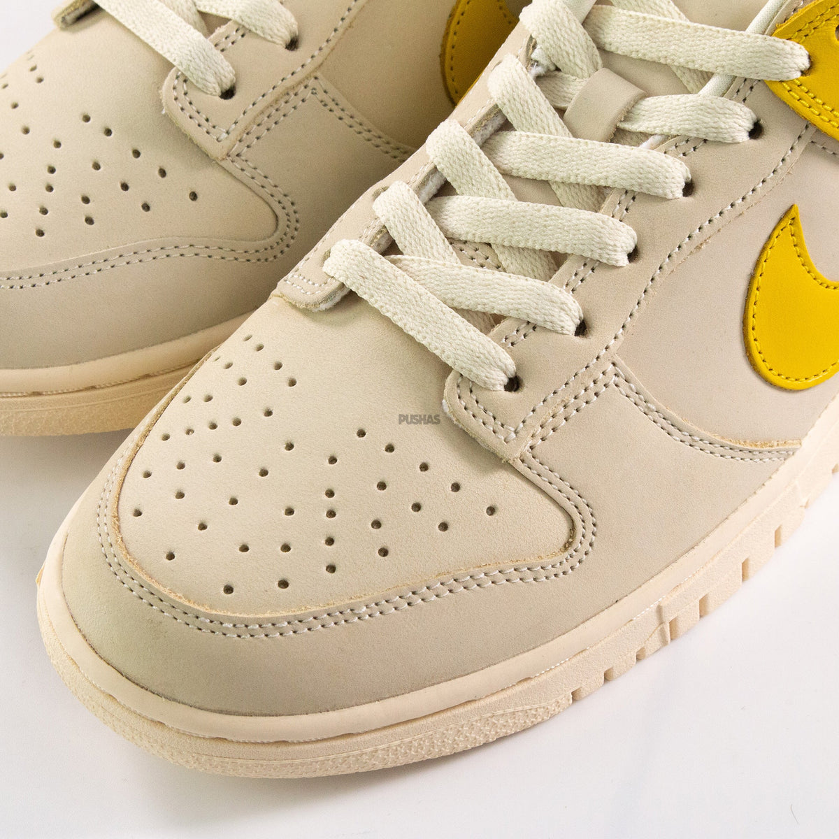 Dunk Low 'Banana' Women's (2022)