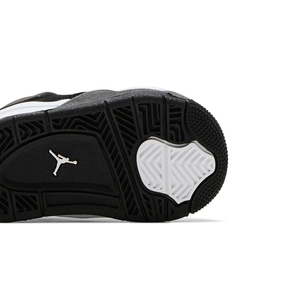 4 Retro 'White Thunder' TD (2024)