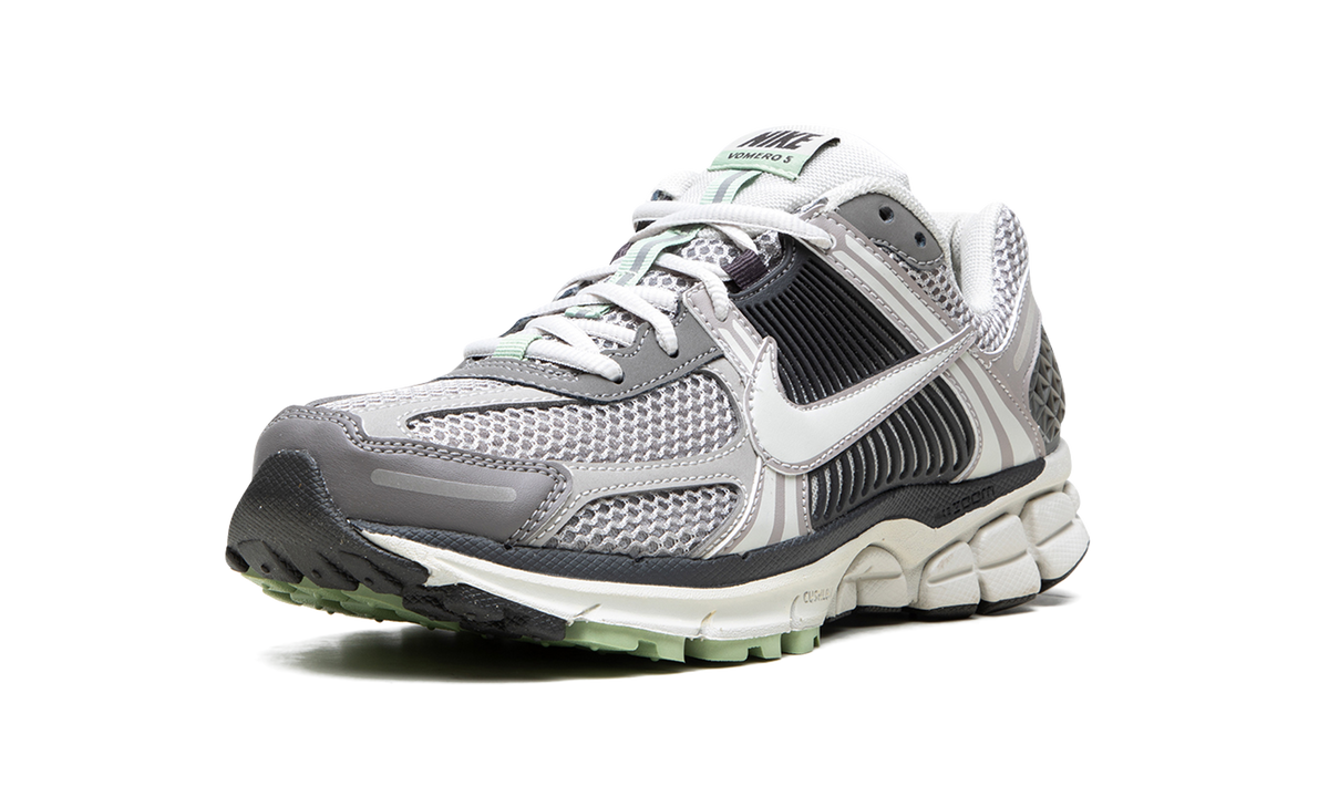 VOMERO 5 WMNS"Cobblestone" FB8825 001