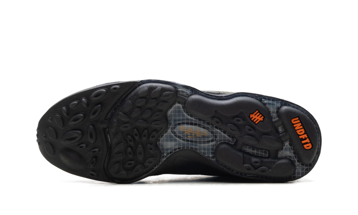 Air Zoom Spiridon "Undefeated Cargo Khaki" HV4847 300