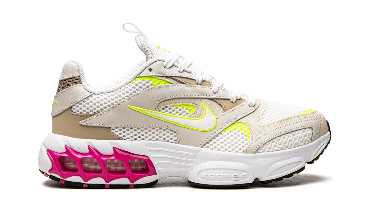 WMNS Zoom Air Fire"Summit White and Total Orange" CW3876 106