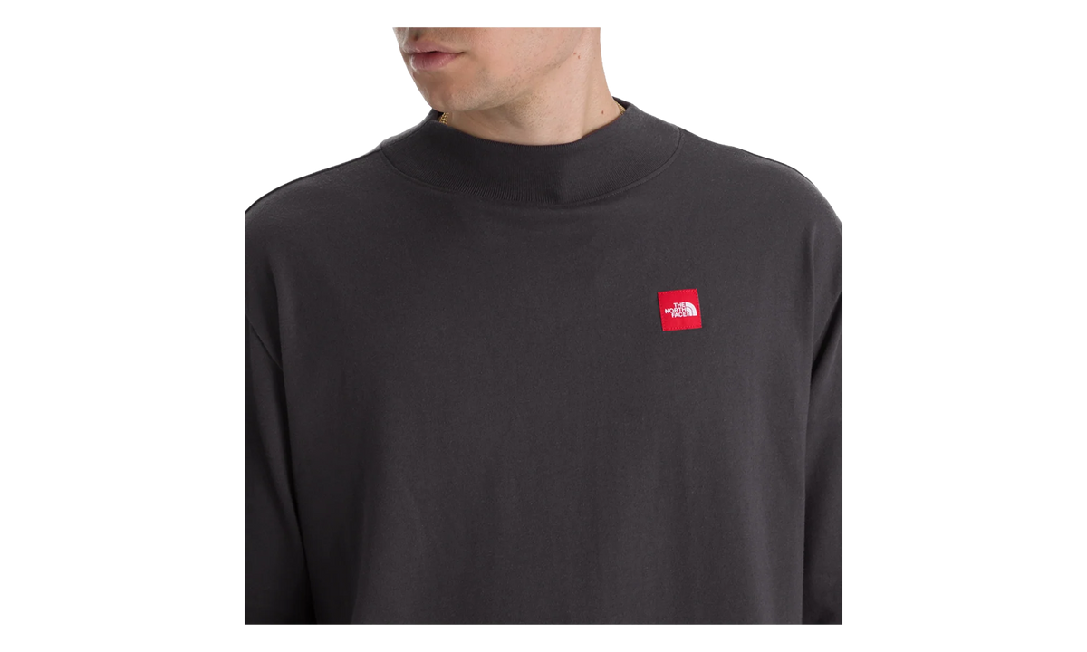 Red Box Long-Sleeve Tee "Obsidian" NF0A8EG4 0SA
