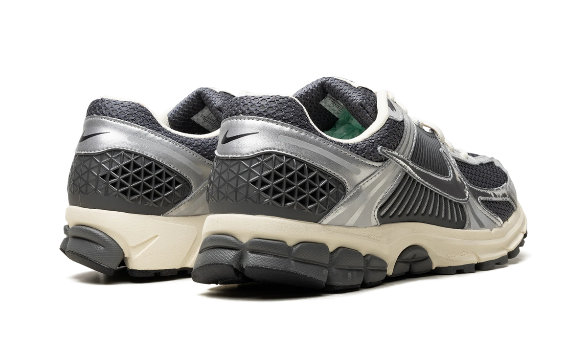 Zoom Vomero 5 "Iron Grey Chrome" IM3486 001