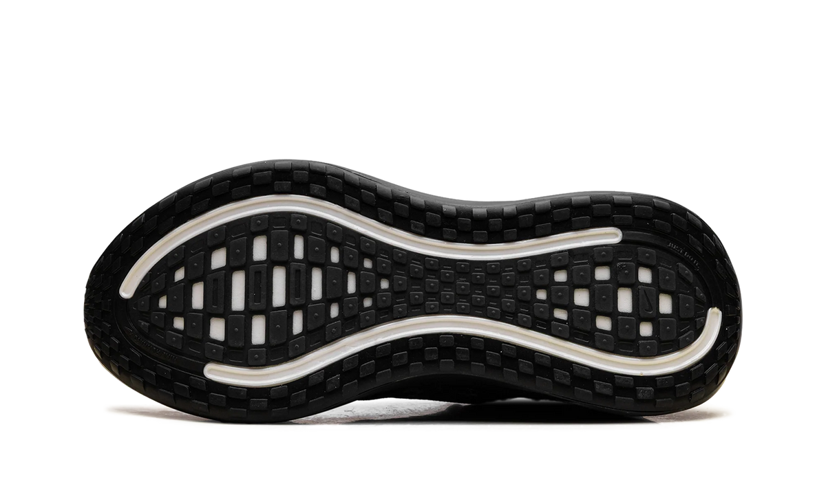 Vomero Plus "Black / Dark Smoke Grey / Anthracite / Metallic Dark Grey" IM3985 001