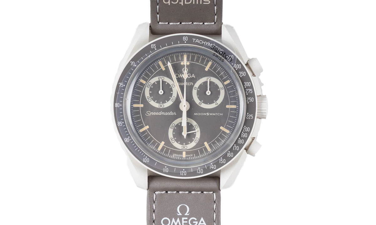 Swatch x Omega Bioceramic Moonswatch "Mission On Earth Desert" SO33T103
