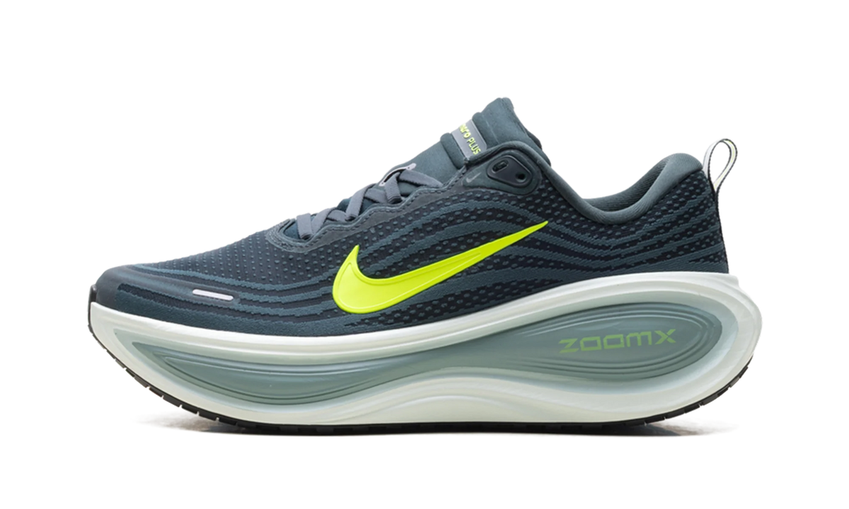 Vomero Plus "Seaweed Volt Green Haze" HV8150 300