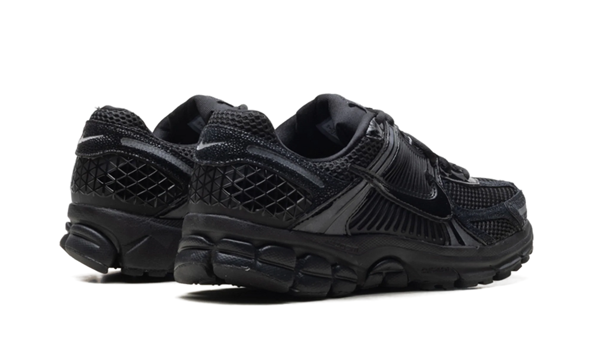 Zoom Vomero 5 WMNS "Black Patent" II6236 001