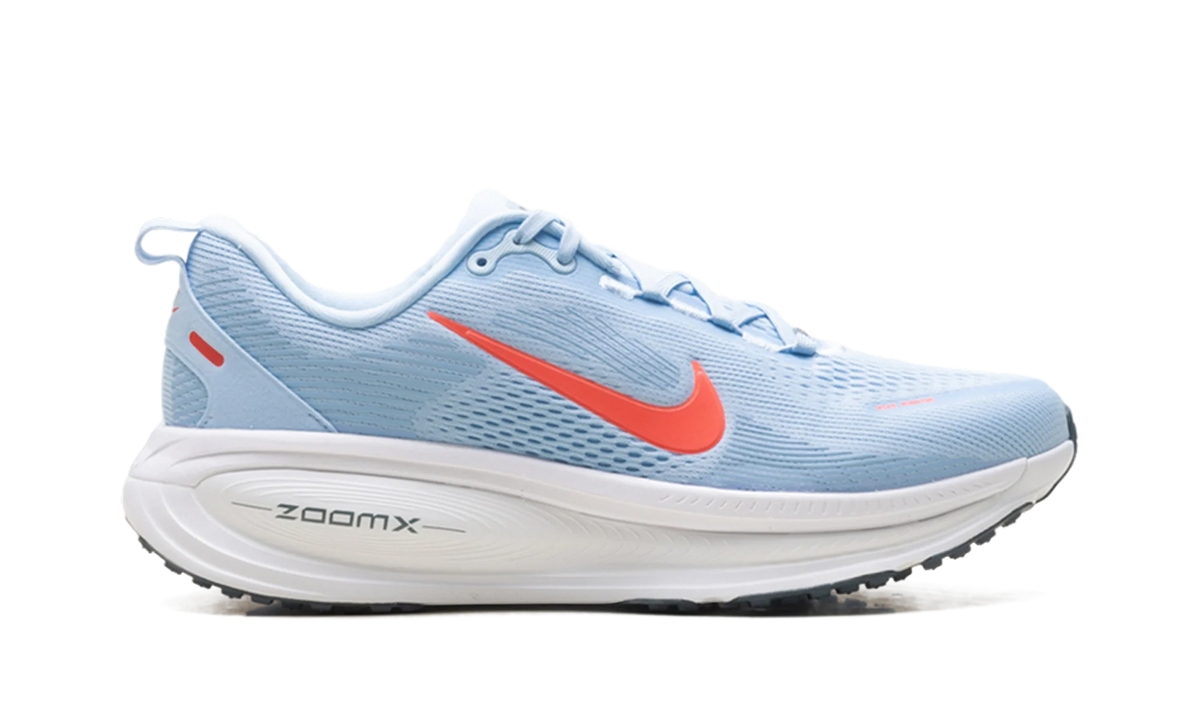 Vomero 18 "Ice Blue / White / Blue Fox / Bright Crimson" IQ9406 411