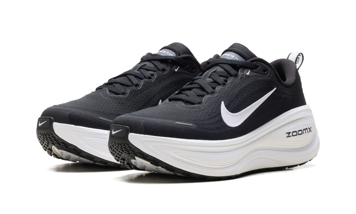 Vomero Plus WMNS "Black White" HV8154 002