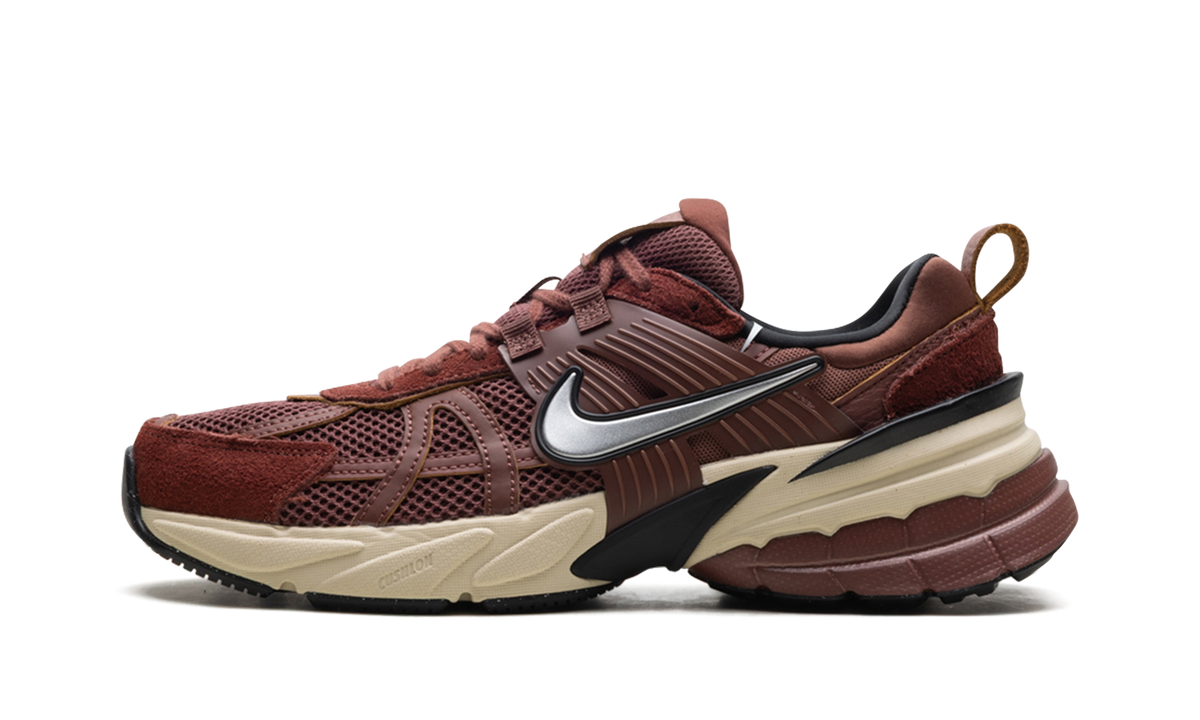 V2K Run WMNS"Red Sepia Dark Pony" FN6703 201