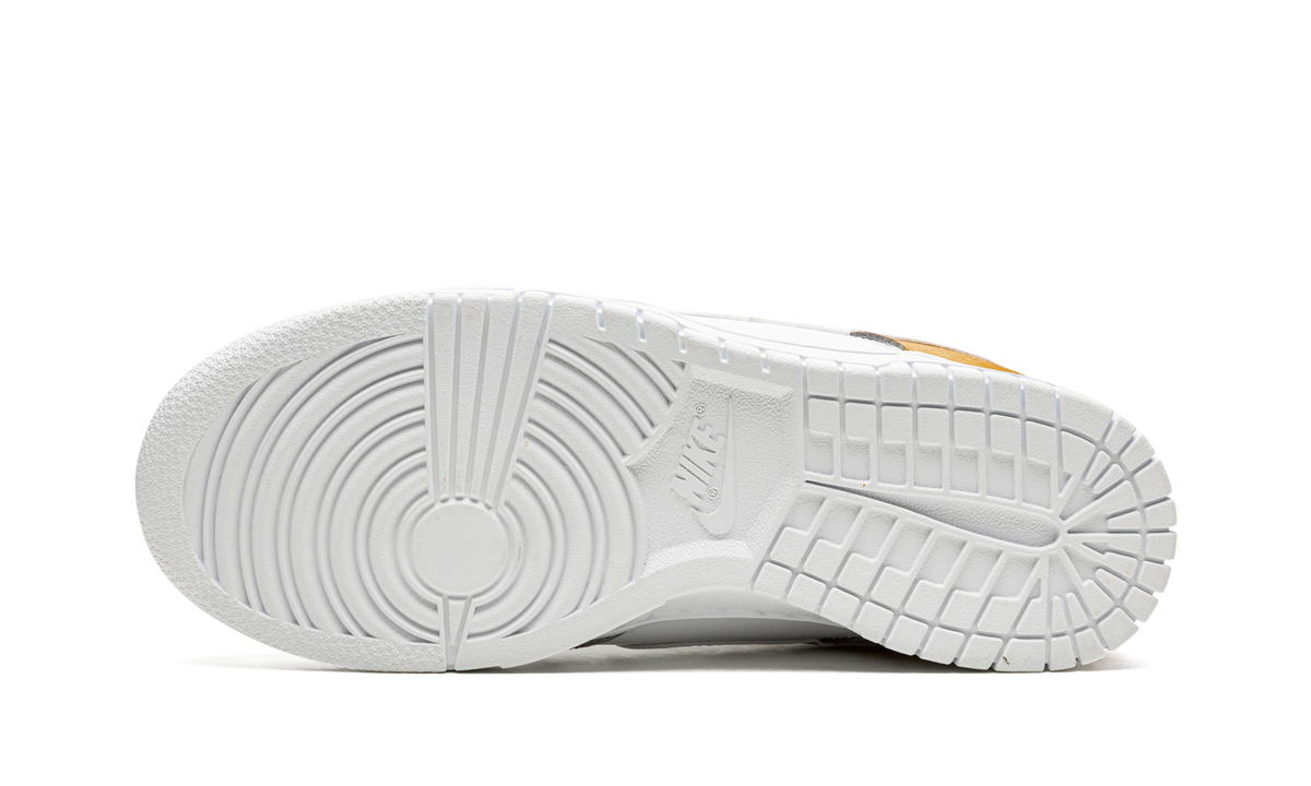 DUNK LOW WMNS"Gold White Silver" DH4403 700